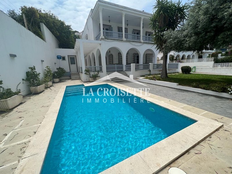 Villa S+5 avec piscine à La Marsa